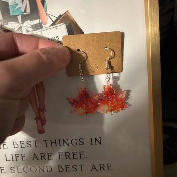 🍁 Fall Acrylic Maple Leaf Earrings - Picture 3 of 5